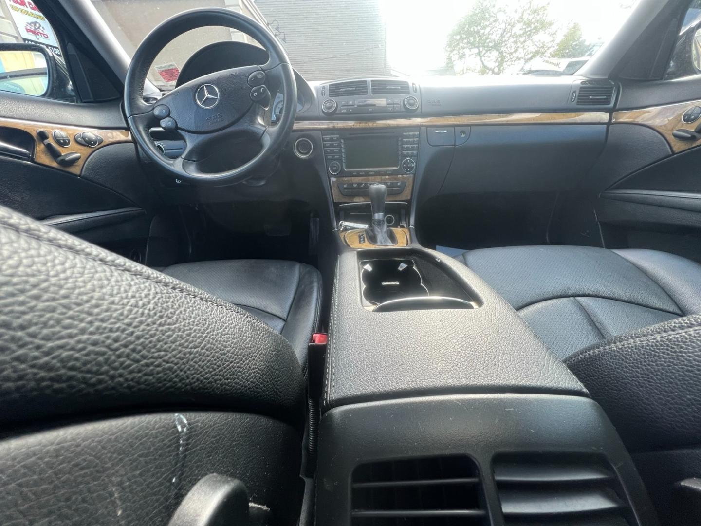 2008 BLACK /Black Leather Mercedes-Benz E-Class E350 Luxury (WDBUF87X48B) with an 3.5L V6 DOHC 24V engine, located at 1018 Brunswick Ave, Trenton, NJ, 08638, (609) 989-0900, 40.240086, -74.748085 - WoW! This Mercedes E-Class is a Black Beauty!! Just Serviced and Detailed and ready for the next driver who will appreciate this vehicle! A real nice Mercedes E 350 4-matic. Financing available - Photo#23